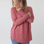 Elegancki sweter damski plus size z ozdobnym splotem i guzikami – luźny sweter XXL dla puszystych kobiet
