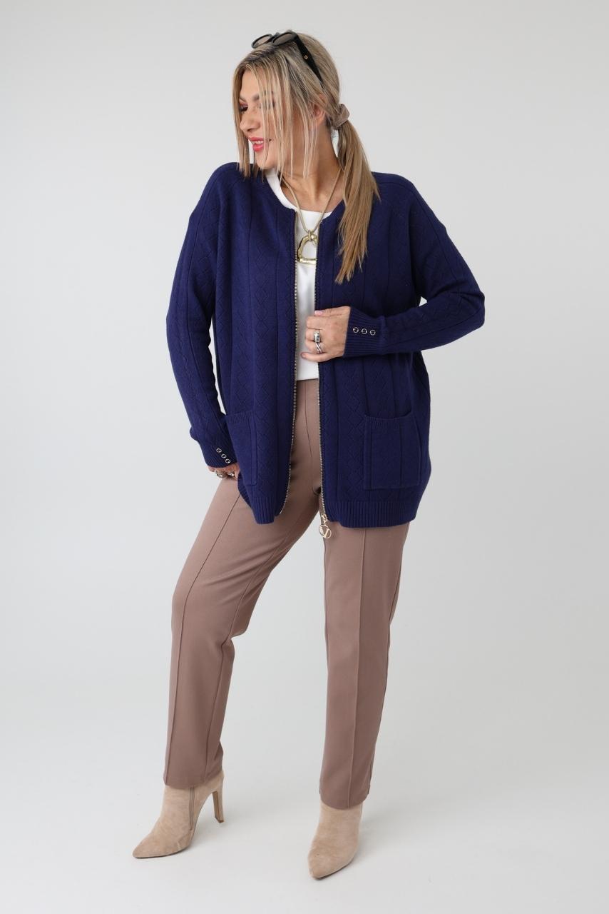 Elegancki rozpinany sweter damski plus size w geometryczny wzór – kardigan XXL dla puszystych kobiet
