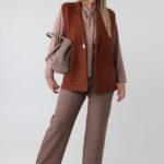 kamizelka-damska-dzianinowa-rozpinana-plus-size-ozdobny-zatrzask-brazowa (6)