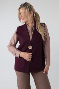 Dzianinowa kamizelka damska plus size rozpinana z ozdobnym zatrzaskiem – bezrękawnik XXL dla puszystych kobiet