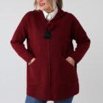 Elegancki kardigan damski plus size na zamek z kapturem i ozdobnym pomponem – luźny sweter XXL dla puszystych kobiet