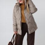 kurtka-damska-przejsciowa-plus-size-z-odpinanym-kapturem-pikowana-bezowa (7)