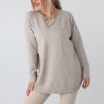 Prosty elegancki sweter damski plus size – klasyczny sweter XXL dla puszystych kobiet w dużych rozmiarach