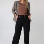 Proste spodnie damskie plus size z wysokim stanem i ozdobnymi guzikami – eleganckie spodnie duże rozmiary dla puszystych kobiet