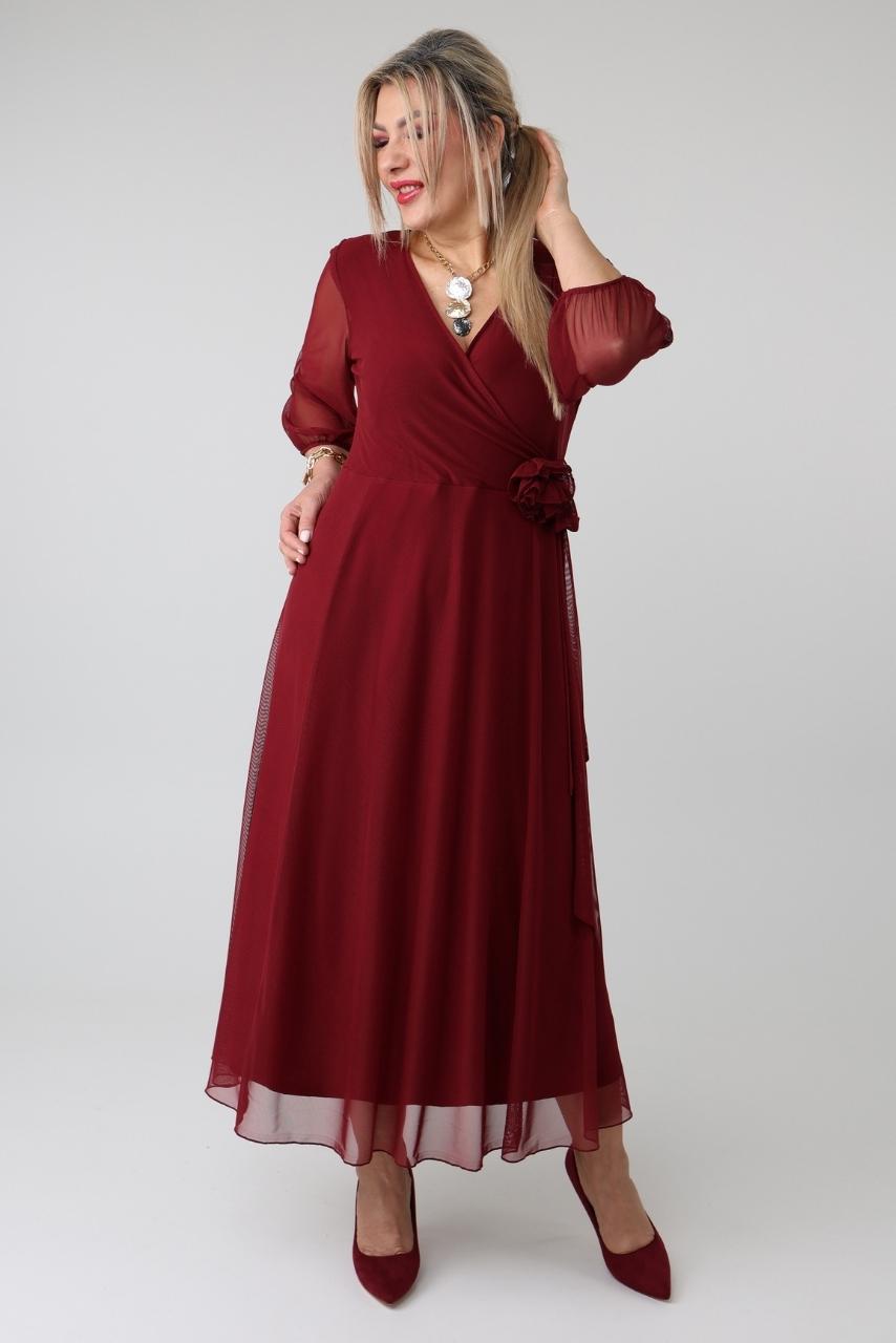 Zwiewna sukienka szyfonowa plus size z ozdobną różą i wiązaniem – elegancka sukienka XXL dla puszystych kobiet