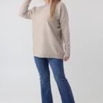 sweter-damski-elegancki-plus-size-z-dzetami-na-dekolcie-bezowy (6)