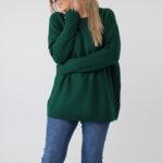 sweter-damski-elegancki-plus-size-z-dzetami-na-dekolcie-butelkowa-zielen (6)