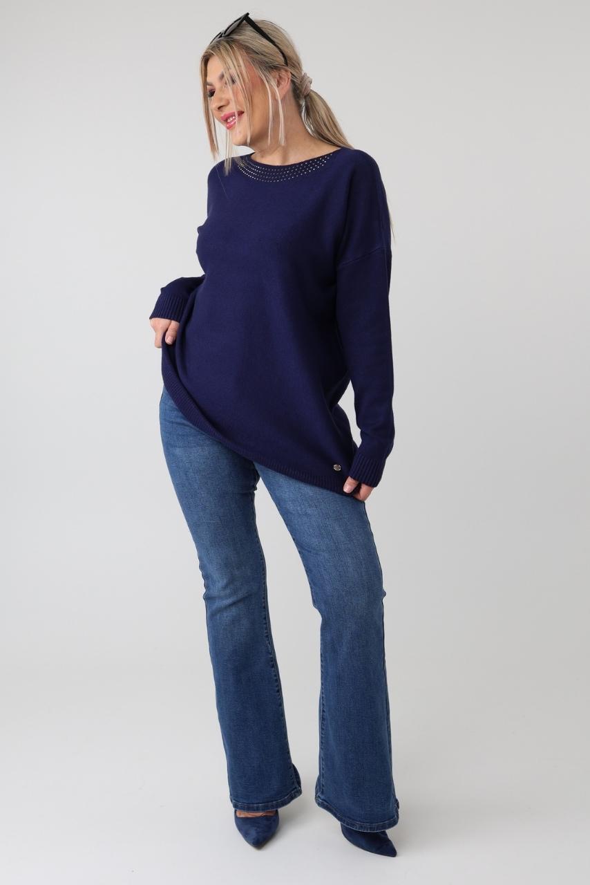 elegancki sweter damski plus size z dżetami na dekolcie – sweter XXL dla puszystych kobiet