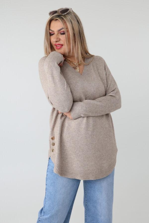 Elegancki sweter damski plus size z dekoltem w serek i ozdobnymi guzikami po bokach – luźny sweter XXL dla puszystych kobiet