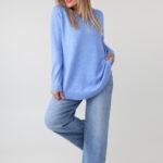 sweter-damski-elegancki-plus-size-z-ozdobnymi-guzikami-na-bokach-blekitny (7)