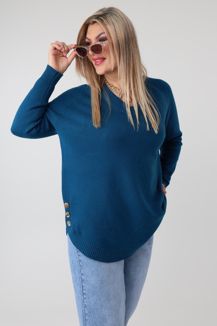 Elegancki sweter damski plus size z dekoltem w serek i ozdobnymi guzikami po bokach – luźny sweter XXL dla puszystych kobiet