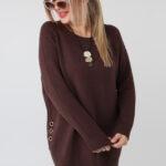 Elegancki sweter damski plus size ze zdobieniem na bokach i okrągłym dekoltem – luźny sweter XXL dla puszystych kobiet