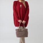 sweter-damski-oversize-elegancki-plus-size-z-ozdobami-na-ramieniu-bordowy (6)