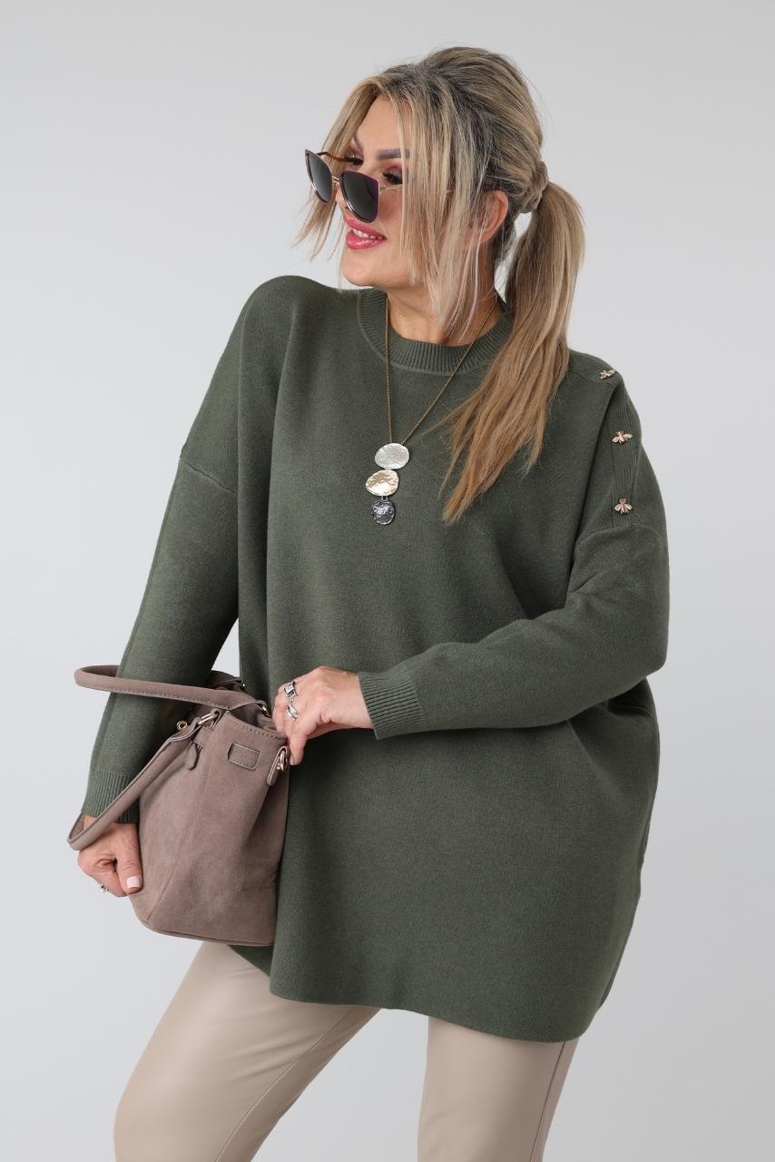 Elegancki sweter damski oversize plus size z ozdobnymi aplikacjami pszczół na ramieniu – luźny sweter XXL dla puszystych kobiet