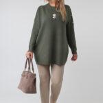 sweter-damski-oversize-elegancki-plus-size-z-ozdobami-na-ramieniu-khaki (8)