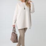sweter-damski-oversize-elegancki-plus-size-z-ozdobami-na-ramieniu-kremowy (8)