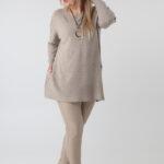 sweter-damski-plus-size-z-rozcieciami-na-guziki-bezowy (4)