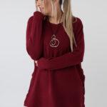 Sweter damski plus size z rozcięciami na guziki – luźny sweter XXL dla puszystych kobiet w dużych rozmiarach