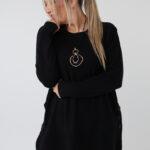 Sweter damski plus size z rozcięciami na guziki – luźny sweter XXL dla puszystych kobiet w dużych rozmiarach
