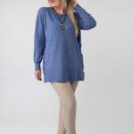 sweter-damski-plus-size-z-rozcieciami-na-guziki-jeansowy (3)