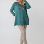 sweter-damski-plus-size-z-rozcieciami-na-guziki-morski (4)