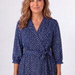 Sukienka-w-kwiaty-plus-size-midi-z-gumą-w-pasie-granatowa (3)