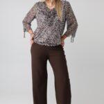 bluzka-z-zabotem-plus-size-brazowa-w-cetki (5)