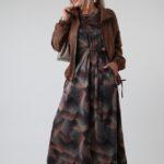 dluga-dzianinowa-sukienka-plus-size-regulowana-w-talii-we-wzory-abstrakcyjne (5)