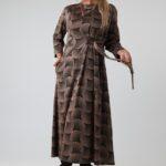dluga-dzianinowa-sukienka-plus-size-regulowana-w-talii-we-wzory-geometryczne (5)