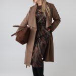 dzianinowa-sukienka-plus-size-wiazana-w-talii-brazowo-czarna (4)