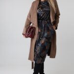 dzianinowa-sukienka-plus-size-wiazana-w-talii-granatowo-brazowa (5)