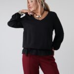 Elegancka bluzka damska plus size z dekoltem w serek, gumką i ozdobną kokardką w pasie – wizytowa bluzka XXL dla puszystych 44-54