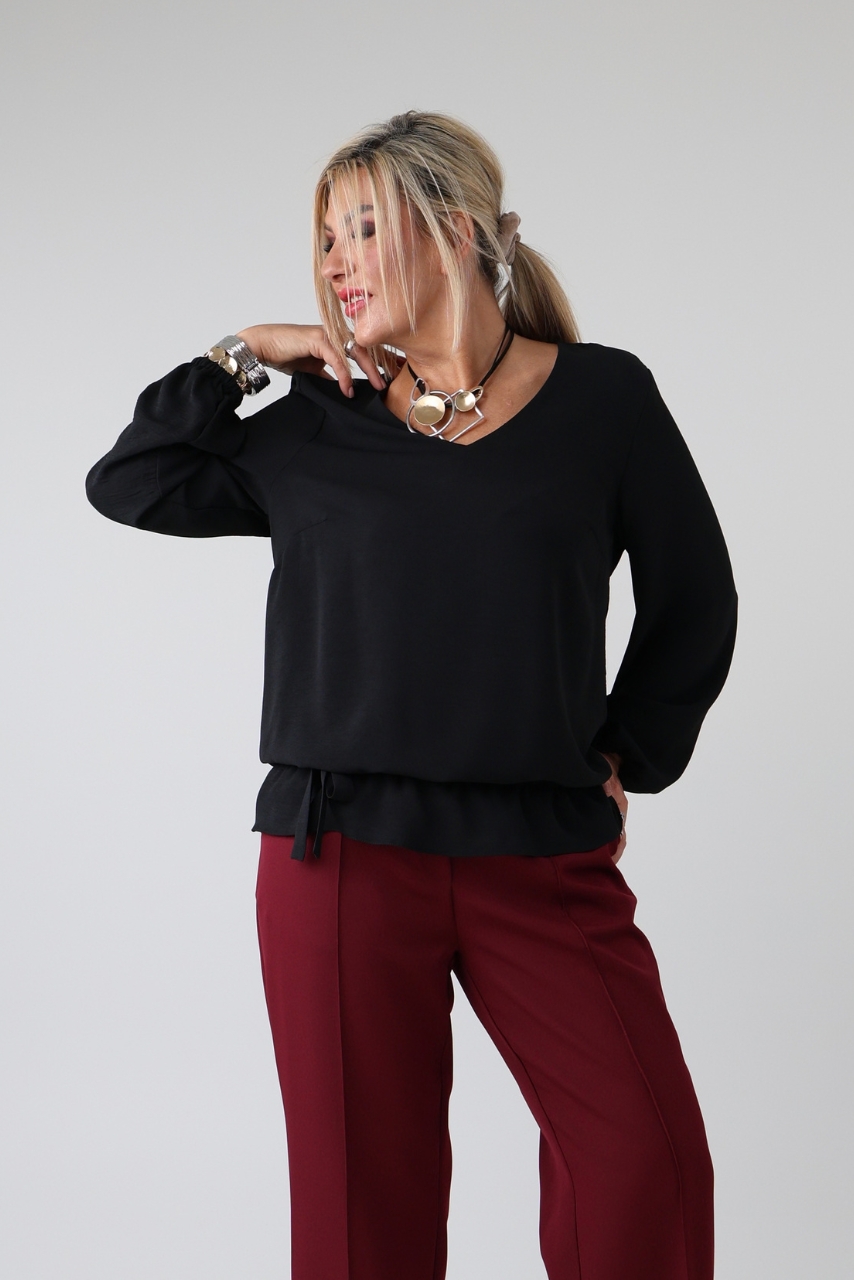 Elegancka bluzka damska plus size z dekoltem w serek, gumką i ozdobną kokardką w pasie – wizytowa bluzka XXL dla puszystych 44-54