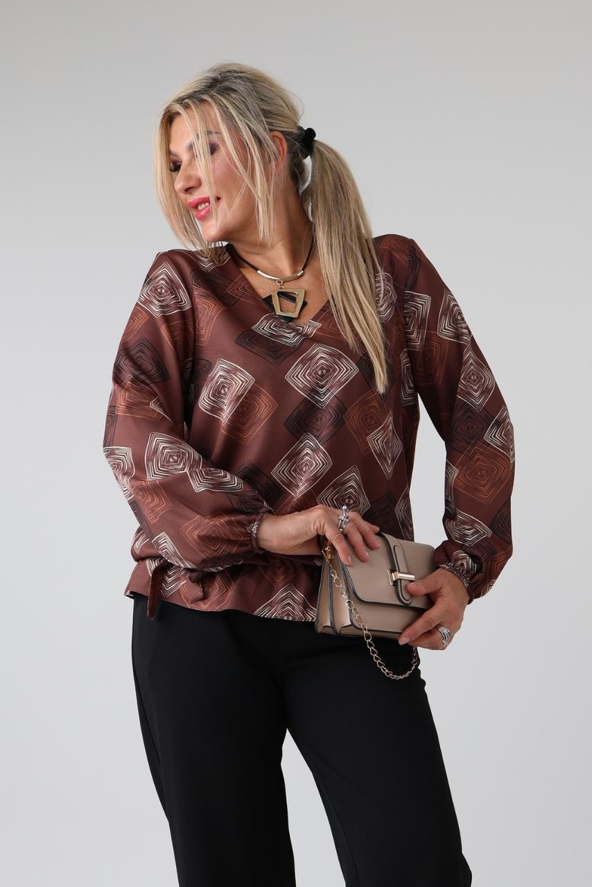 Elegancka bluzka damska plus size we wzory z dekoltem w serek, gumką i ozdobną kokardką w pasie – bluzka XXL dla puszystych 44-54