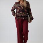 elegancka-bluzka-damska-plus-size-z-gumka-w-pasie-we-wzory-czarna (6)