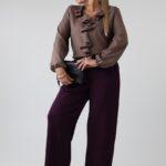 Elegancka bluzka damska plus size z żabotem, dekoltem w serek i długim rękawem – wizytowa bluzka XXL dla puszystych 42-50