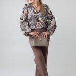 elegancka-bluzka-z-bufiastymi-rekawami-plus-size-we-wzory-tureckie-brazowe (5)