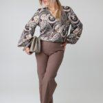 elegancka-bluzka-z-bufiastymi-rekawami-plus-size-we-wzory-tureckie-brazowe (7)