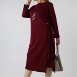 elegancka-sukienka-damska-plus-size-dluga-z-wiazaniem-w-talii-bordowa (6)