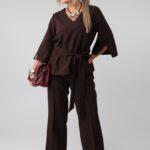 elegancki-komplet-damski-plus-size-czekoladowy-bluzka-i-spodnie (4)