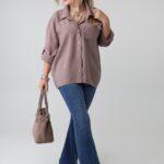 gladka-koszula-damska-plus-size-z-kieszonka-bezowa (5)
