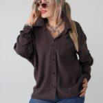 Gładka koszula damska plus size z kieszonką – elegancka koszula XXL w dużych rozmiarach dla puszystych 42-50