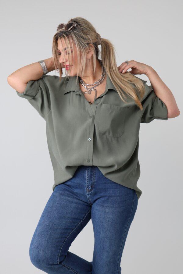 Gładka koszula damska plus size z kieszonką – elegancka koszula XXL w dużych rozmiarach dla puszystych 42-50
