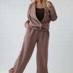 komplet-elegancki-damski-dresowy-plus-size-prazkowany-bezowy (5)