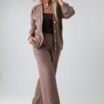 komplet-elegancki-damski-dresowy-plus-size-prazkowany-bezowy (6)