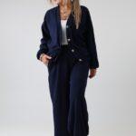 komplet-elegancki-damski-dresowy-plus-size-prazkowany-granatowy (5)