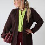 Elegancka sztruksowa narzutka damska plus size o prążkowanej strukturze z rozcięciami po bokach – krótki kardigan XXL dla puszystych 44-52
