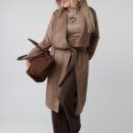 plaszcz-damski-zamszowy-plus-size-przejsciowy-wiazany-w-pasie-brazowy (6)