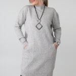 Dłuższy sweter tunika plus size z półgolfem i kieszeniami – luźny elegancki sweter damski XXL dla puszystych kobiet