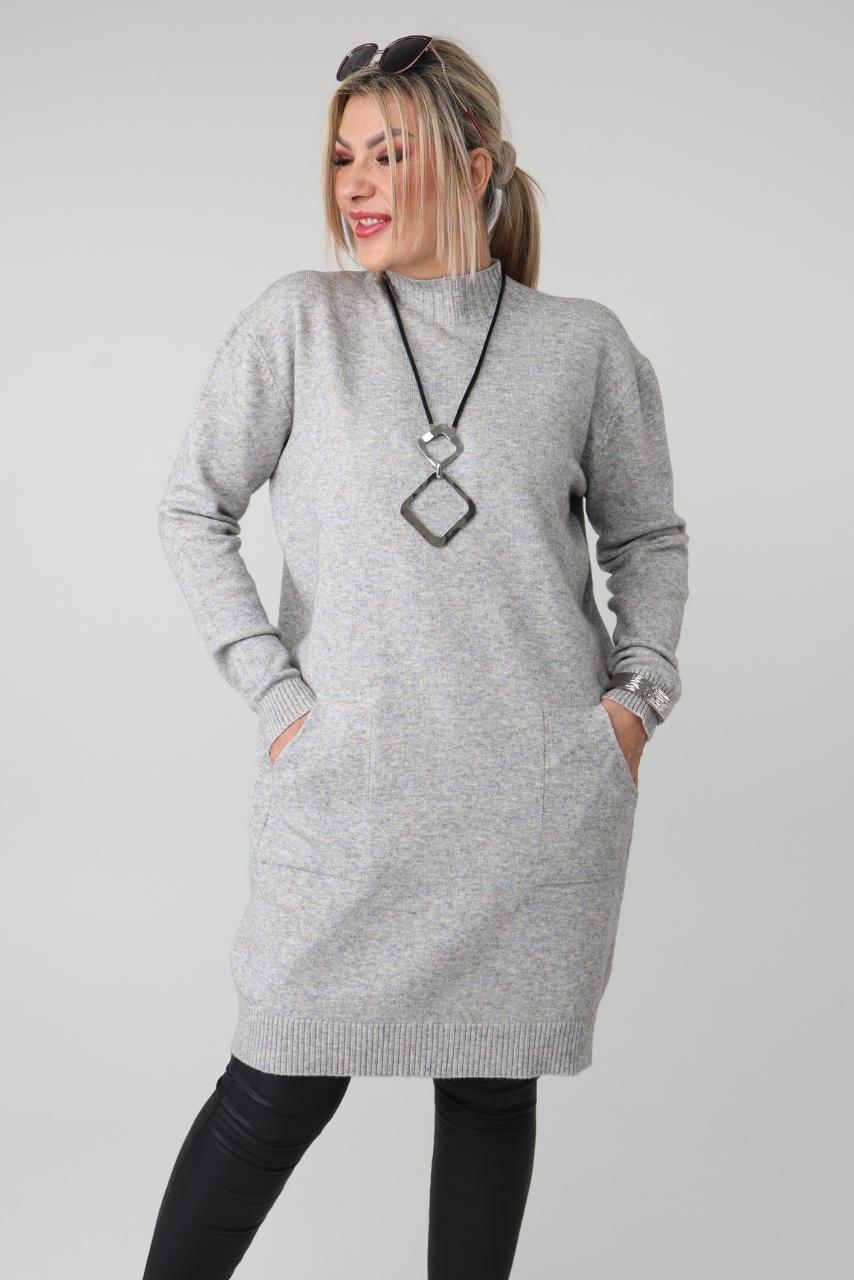 Dłuższy sweter tunika plus size z półgolfem i kieszeniami – luźny elegancki sweter damski XXL dla puszystych kobiet